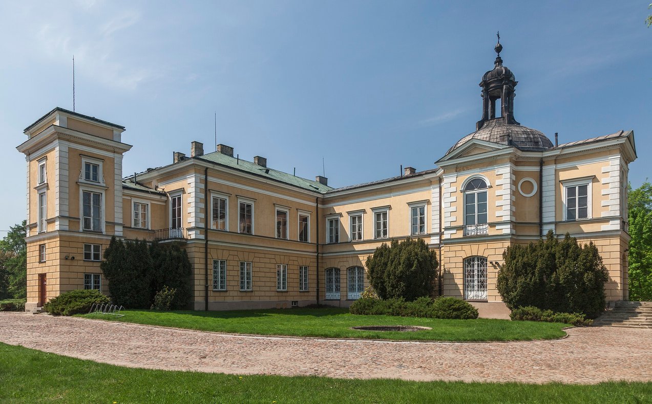 Budynek Pałacu Prymasowskiego w Skierniewicach